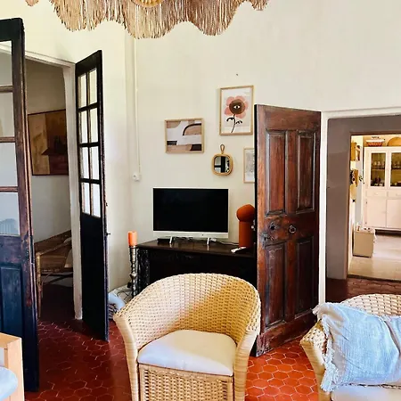 بيت للعطل Charming 17th-century Presbytery سان لوران دو فيردون