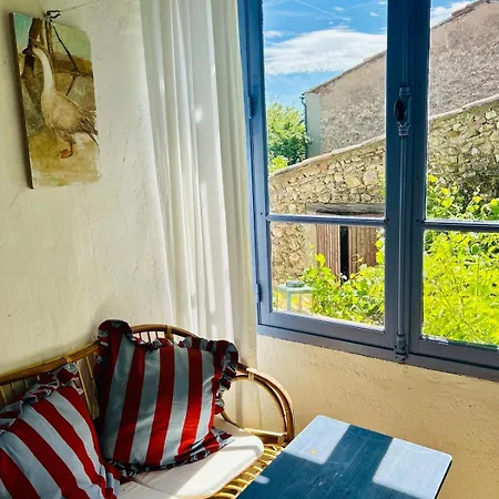 Charming 17th-century Presbytery * Saint-Laurent-du-Verdon