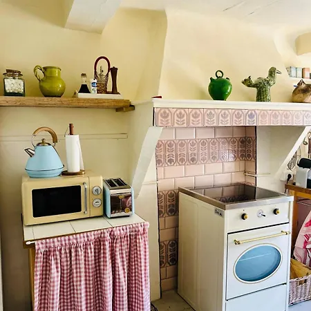 Charming 17th-century Presbytery *