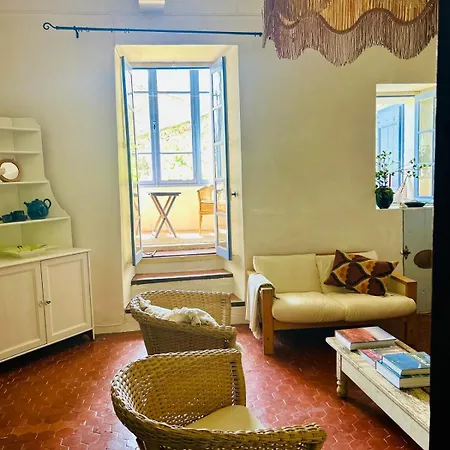 Charming 17th-century Presbytery * Saint-Laurent-du-Verdon