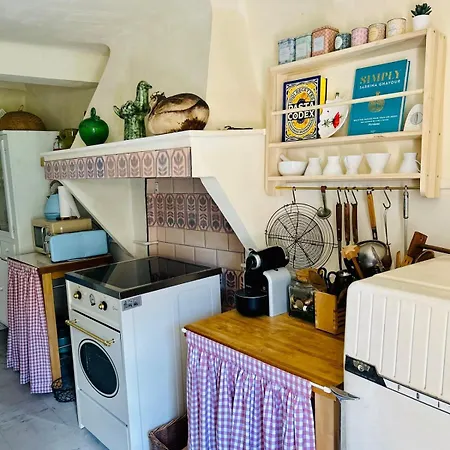 Charming 17th-century Presbytery Holiday home