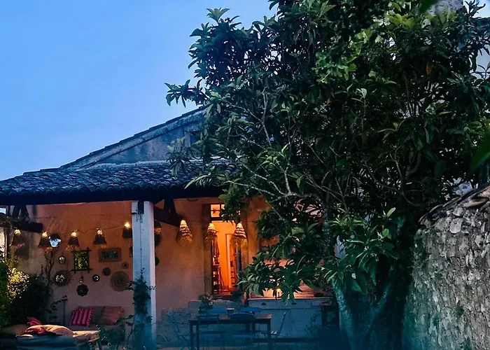 Charming 17th-century Presbytery Saint-Laurent-du-Verdon